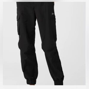 ALO Yoga Men's Dark Cargo Pants